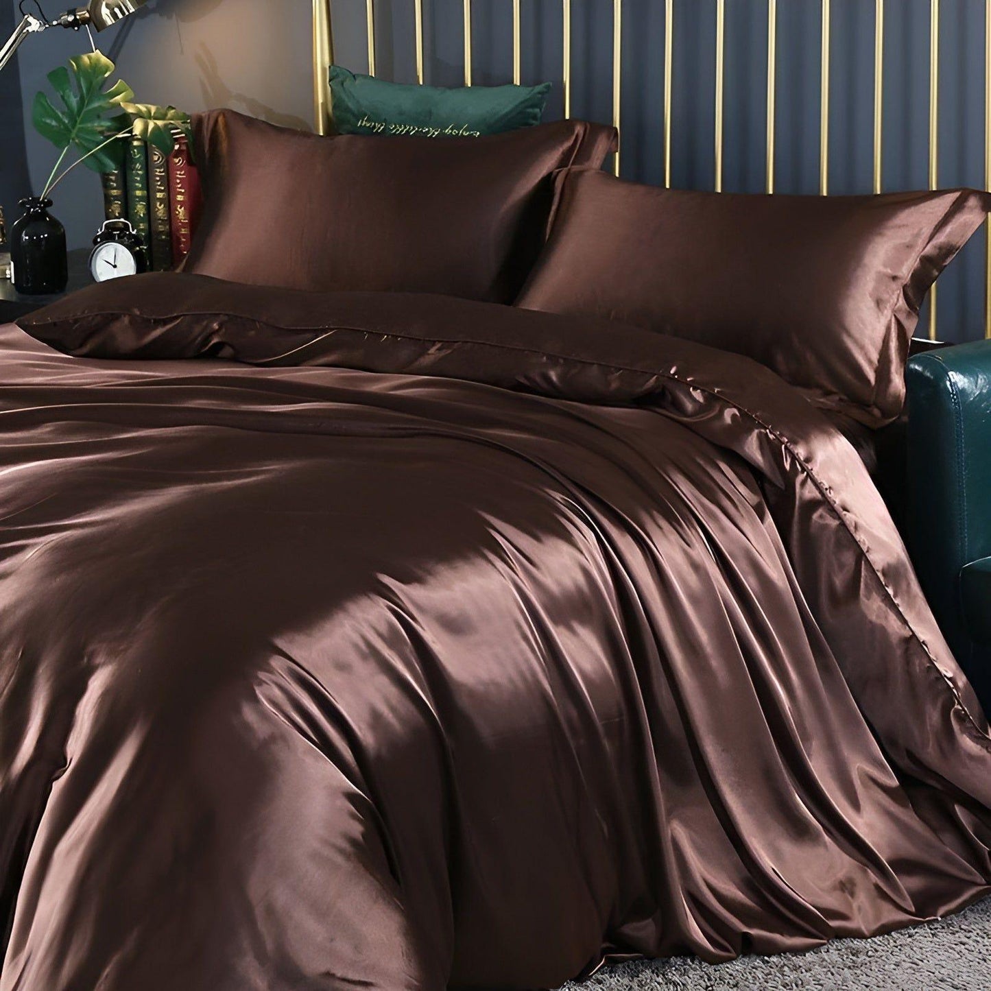 Luksuriøst Satin Sengetøj Sæt – 1 Flad Lagen, 1 Sengetæppe, 2 Pudevar til Elegant Søvn og Kølende Komfort Bedding SUNA Mørkebrun 120x200cm 4-delt sæt Udstyret