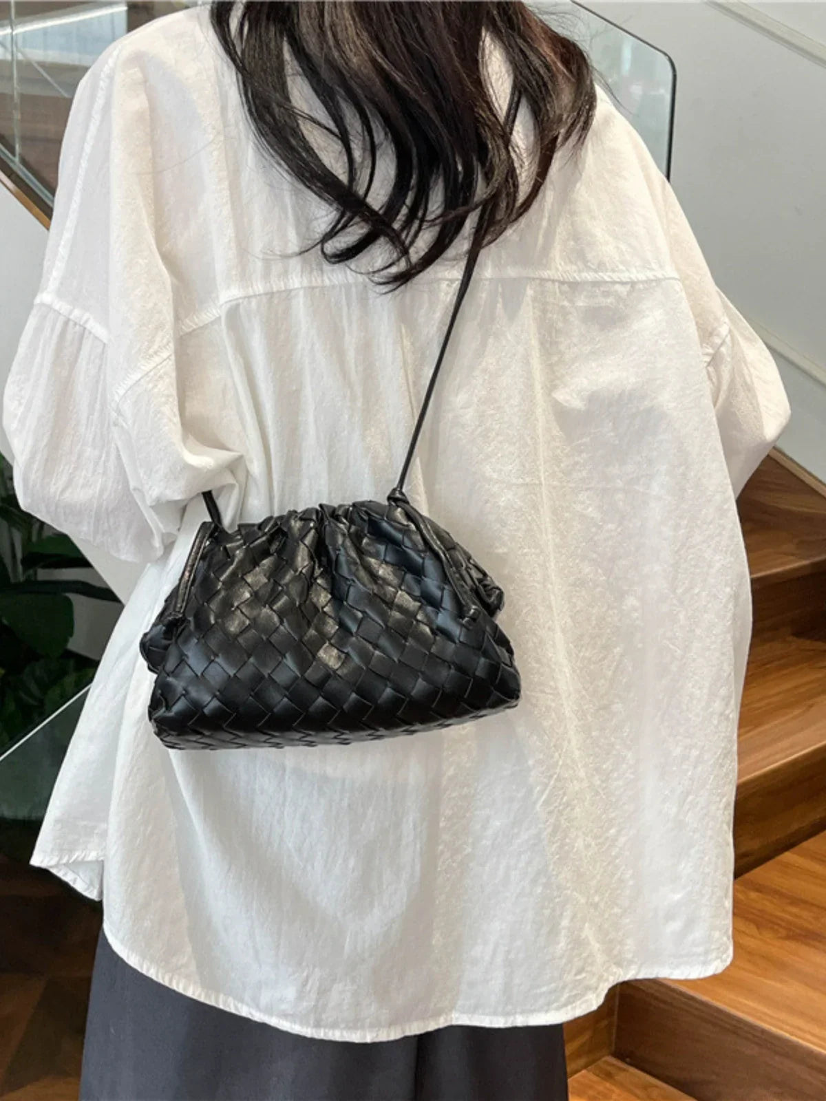 SUNA Flettet Faux Læder Drawstring Taske