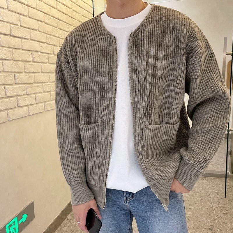 SUNA Cardigan til herre med ribbet tekstur og rund hals Khaki