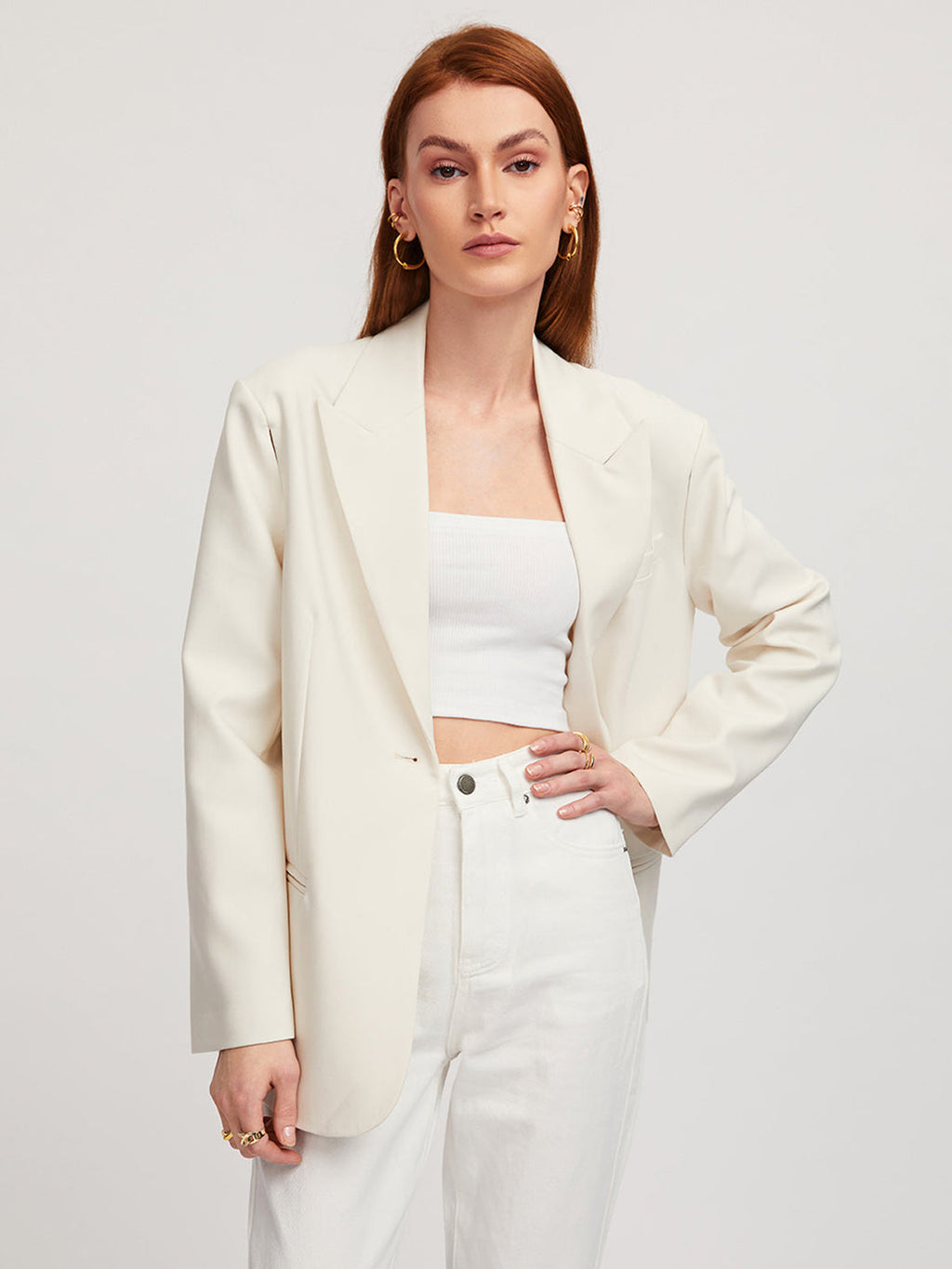SUNA Chic Cutout Blazer til Kontoret med Skulder Udsparinger Hvid