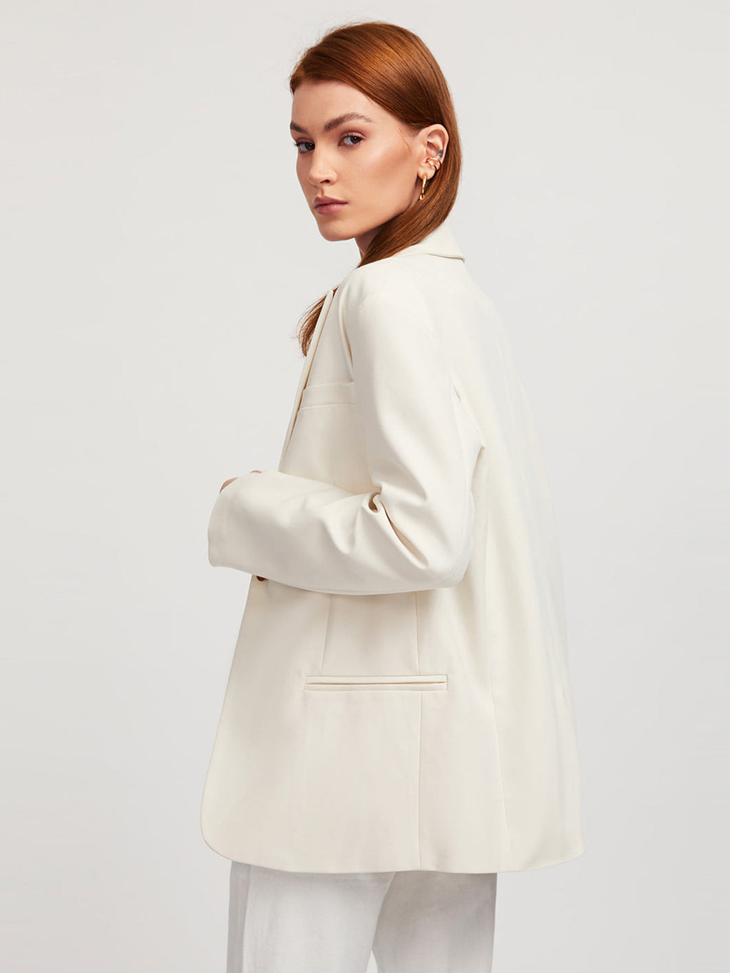 SUNA Chic Cutout Blazer til Kontoret med Skulder Udsparinger
